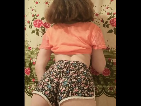 ❤️ Sexy mladá kočka svléká šortky před kamerou. ☑ Ruské porno u cs.xxxner.ru ❌️❤